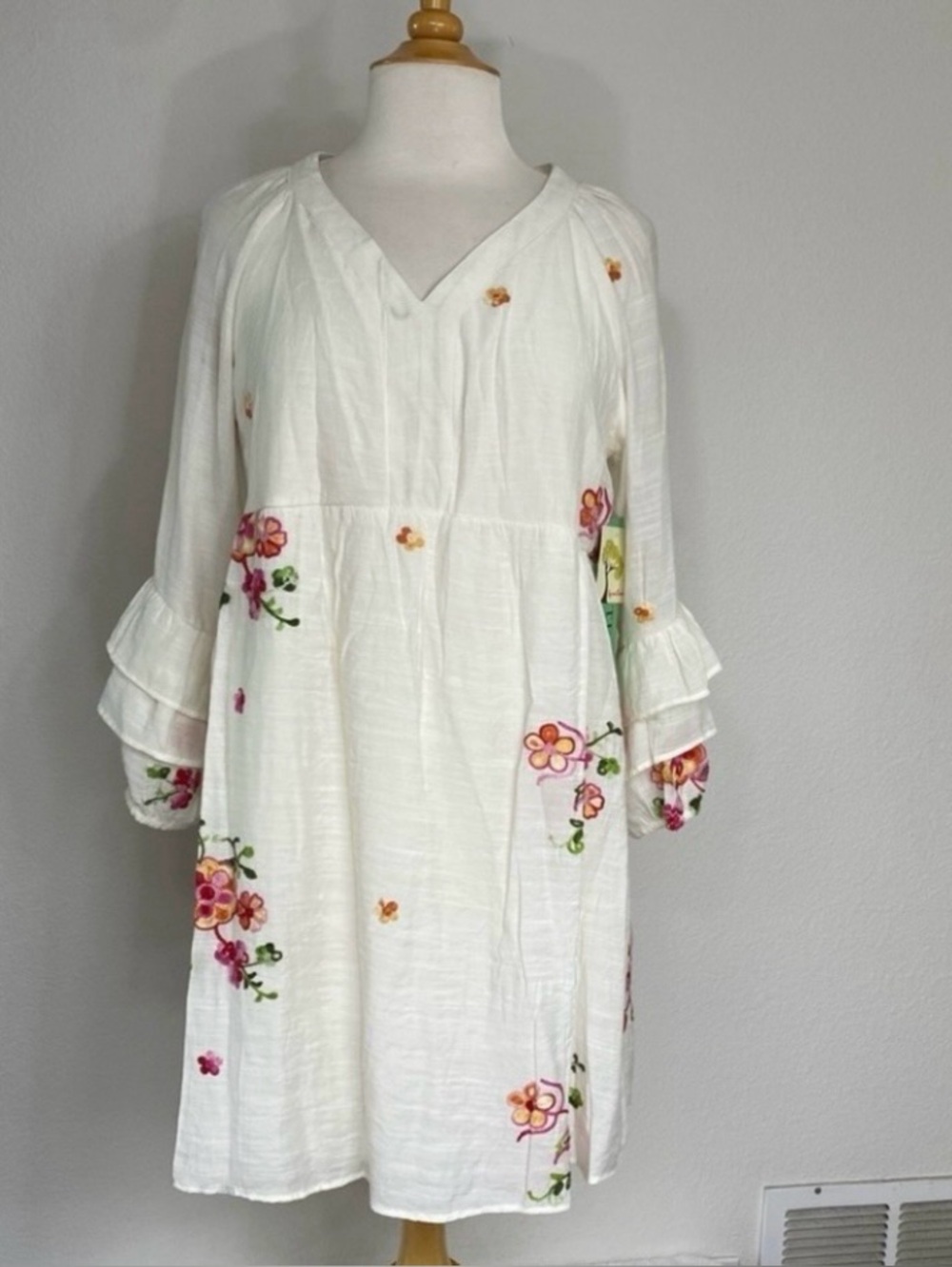 NWT New Anthropologie Fig & Flower Womens Cream Pink Embroidered Dress Size LP